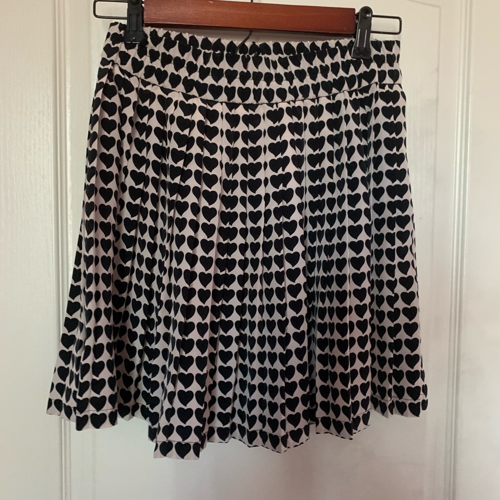 Zara mini pleated heart skirt - xs